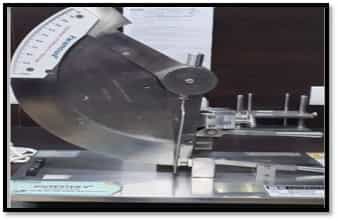 Figure 5.6: Tear Testing Machine