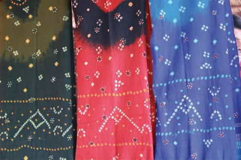Bandhani woolen shawls
